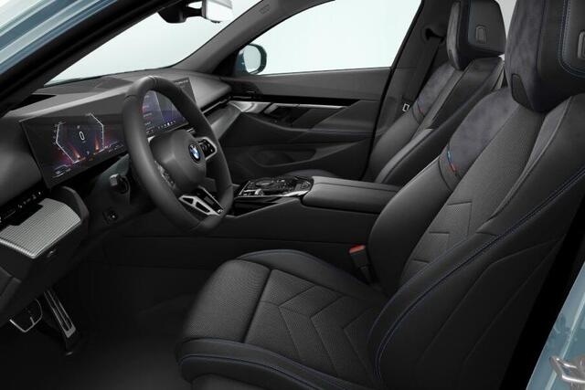 BMW 5-SERIE Touring 520d xDrive M-Sport Stuurwielrand Verwarming / Adaptief Onderstel Prof / Comfort Acces / Getinte Ramen Achter / Electrisch Verstelbare Voorstoelen / Stoelventilatie / Driving Assistant Prof / Parking Assistant Prof / Harman Kardon