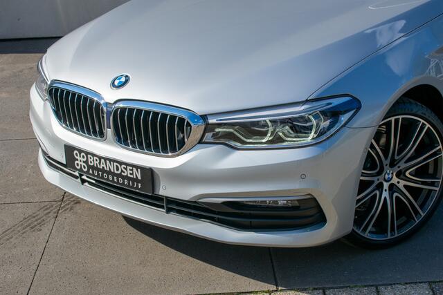 BMW 5-SERIE Touring 520i High Executive Edition Trekhaak-20"-DAB-Leder-