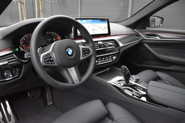 BMW 5-SERIE Touring 540i xDrive | M Sportpakket | Pano | Acc