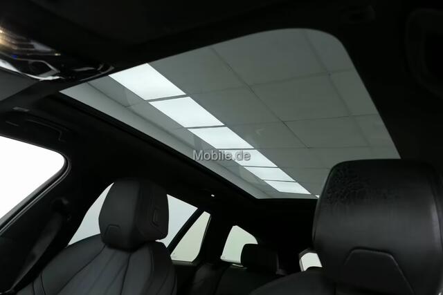 BMW 5-SERIE Touring 520iA M-SPORT ** ADAPT. LED, LEDER, PANORAMA, TREKH, H&K SOUND, DR. ASS+ ** 1e EIG - UNFALLFREI ** ** INFORMEER OOK NAAR ONZE AANTREKKELIJKE FINANCIAL-LEASE TARIEVEN **