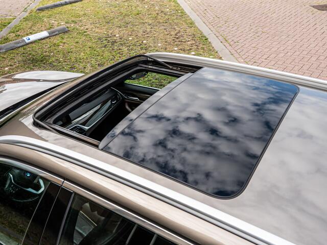 BMW 5-SERIE Touring 530i xDrive High Executive ORG NL PANO 360 CAMERA 19 INCH ELEK STOELEN MET MEMORY