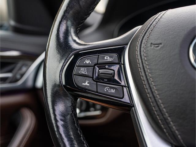 BMW 5-SERIE Touring 530i xDrive High Executive ORG NL PANO 360 CAMERA 19 INCH ELEK STOELEN MET MEMORY