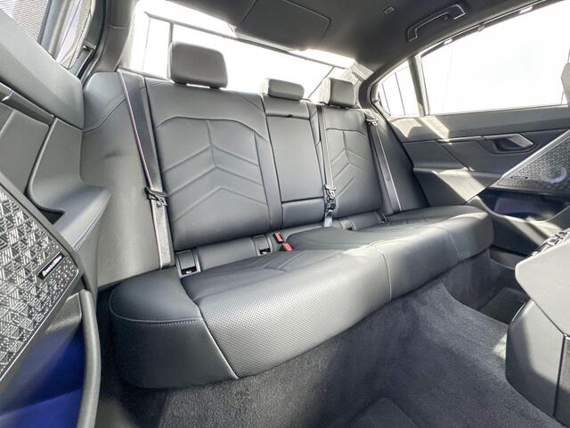 BMW 5-SERIE Sedan 550e xDrive