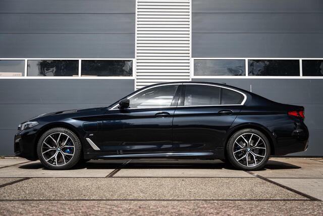 BMW 5-SERIE 545e xDrive High Executive |Sfeer |Alcantara |ACC
