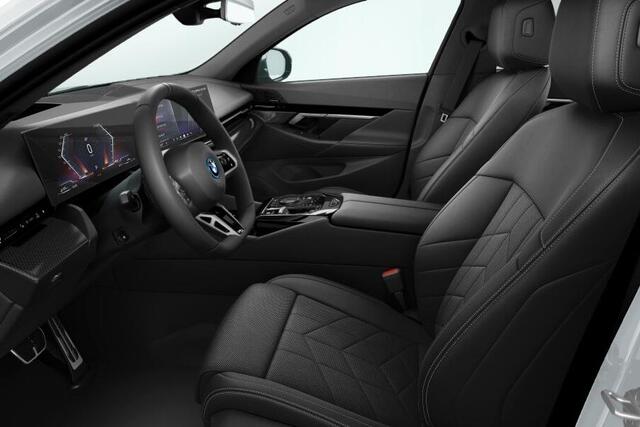 BMW 5-SERIE Touring 530e xDrive Innovation Pack M Sportpakket Aut.