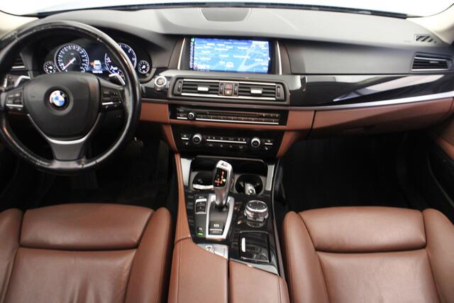 BMW 5-SERIE Touring 520d Luxury Edition