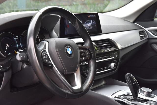 BMW 5-SERIE Touring 520i Executive Edition | LEDER | ELEK. TREKHAAK