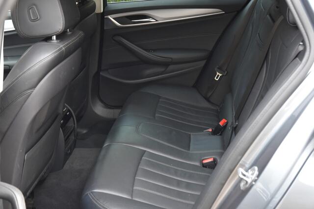 BMW 5-SERIE Touring 520i Executive Edition | LEDER | ELEK. TREKHAAK