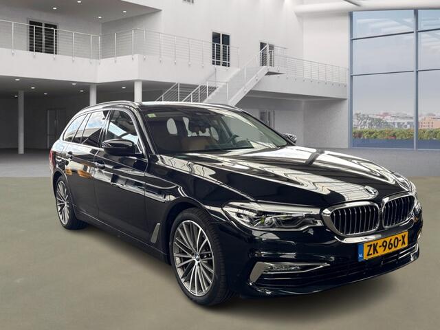 BMW 5-SERIE Touring 540i xDrive High Executive Luxury Line Pano Trekhaak Head-Up