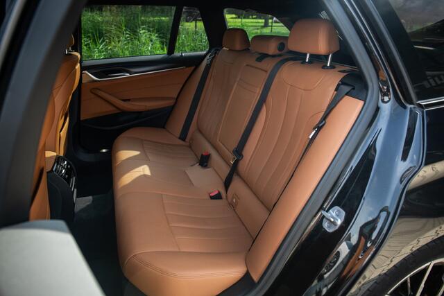 BMW 5-SERIE Touring 530e M-Sport , Shadowline, Adap Cruise, Trekhaak, Eerste eigenaar