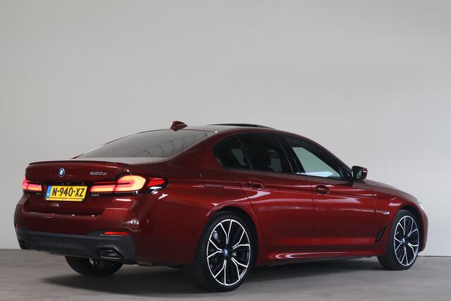BMW 5-SERIE 530e Business Edition Plus M-Sport Schuifdak I Harm.Kardon I Adap.Cruise