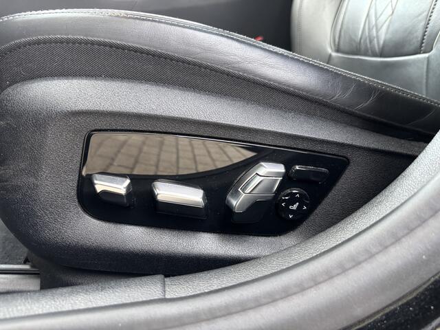 BMW 5-SERIE Touring 530i xDrive High Executive M Sport Automaat / Panoramadak / Trekhaak / Laserlight / Achteruitrijcamera / Head-Up / Comfort Access / Adaptief onderstel