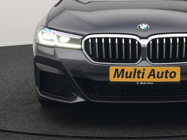 BMW 5-SERIE Touring 530e M Sport Plug In Hybrid 293pk Dealer O.H PHEV | Head Up | 360 Camera | Laser LED | Alcantara Sportstoelen Verwarmd | Blis | Apple Carplay | M Sportstuur | Navigatie | Virtual | DAB |