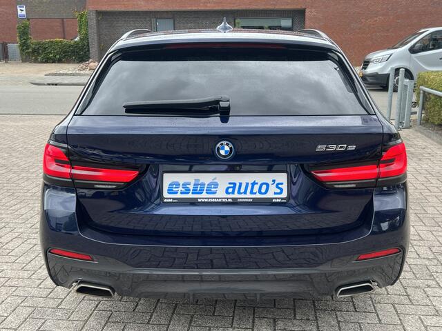 BMW 5-SERIE Touring 530e M-Sport Business Edition Plus Panoramadak Driving Ass Prof Keyless Rondzicht Camera Elek Stoelen Stoel + Stuurverwarming ACC DAB Head-Up Shadow Line BTW Tansanite Blauw Plug In Hybride 1e Eigenaar BTW Auto