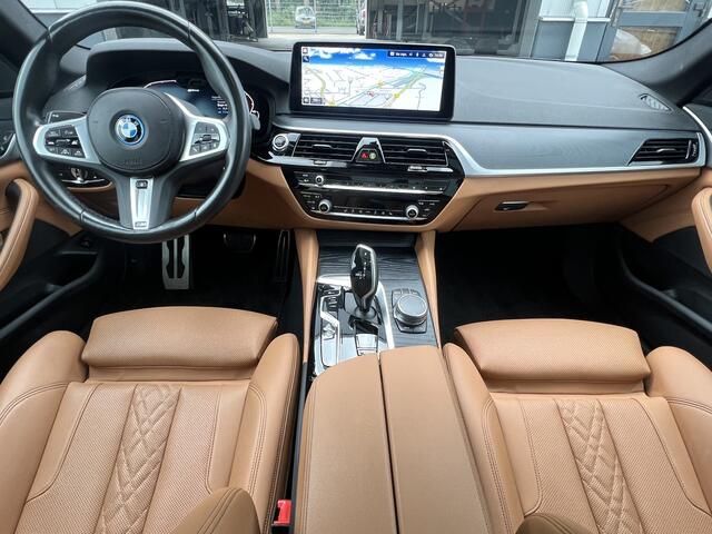 BMW 5-SERIE Touring 530e M-Sport Business Edition Plus Panoramadak Driving Ass Prof Keyless Rondzicht Camera Elek Stoelen Stoel + Stuurverwarming ACC DAB Head-Up Shadow Line BTW Tansanite Blauw Plug In Hybride 1e Eigenaar BTW Auto