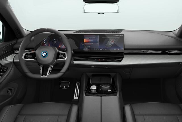 BMW 5-SERIE Touring 530e M Sport Edition | M Sport Pro | Travel Pack | Comfort Pack | Trekhaak