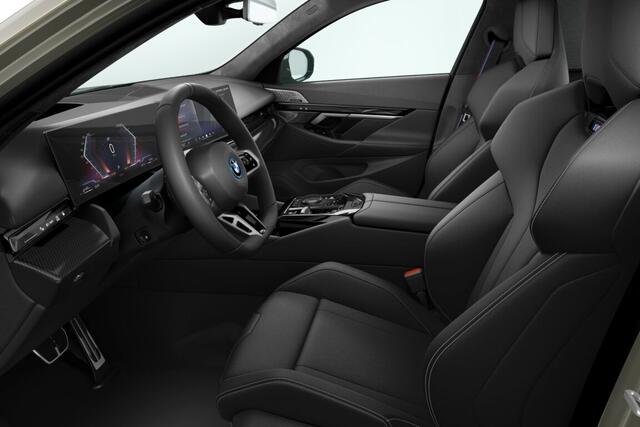 BMW 5-SERIE Touring 550e xDrive | M Sport Pro | Innovation Pack | Travel Pack | Comfort Pack | Trekhaak