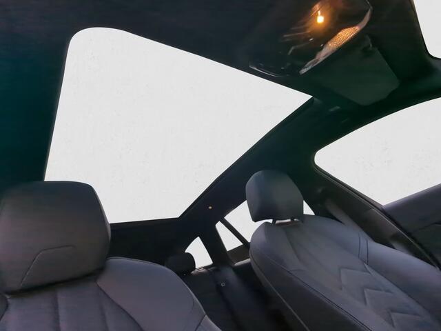 BMW 5-SERIE Touring 520dA M-SPORT ** LED, NAVi+, HuD, PANORAMA, 20-inch LMV, DRIV. ASS+ ** 1e EIG - Ex BMW AG - UNFALLFREI ** ** INFORMEER OOK NAAR ONZE AANTREKKELIJKE FINANCIAL-LEASE TARIEVEN **