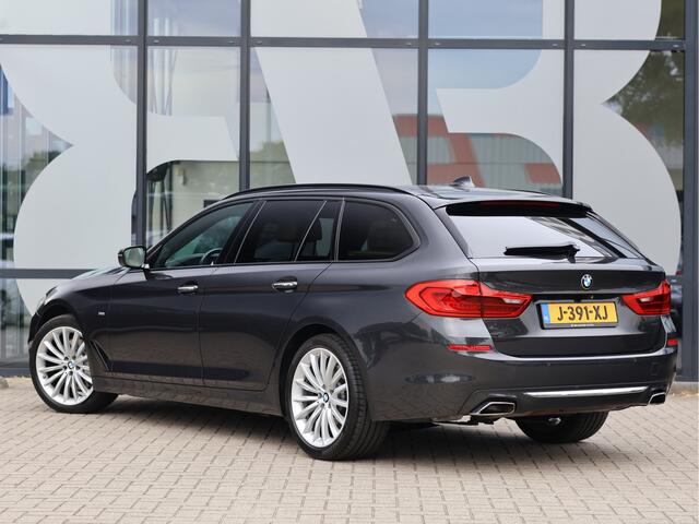 BMW 5-SERIE Touring 540i xDrive 340 PK HE Luxury Line | Pano | Comfortstoelen | HUD | Leder | Sfeerverlichting |