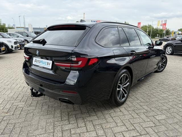 BMW 5-SERIE Touring 530e M Sport Touring Trekhaak Head-Up Display LED ACC Harman-Kardon Lederen interieur Carplay