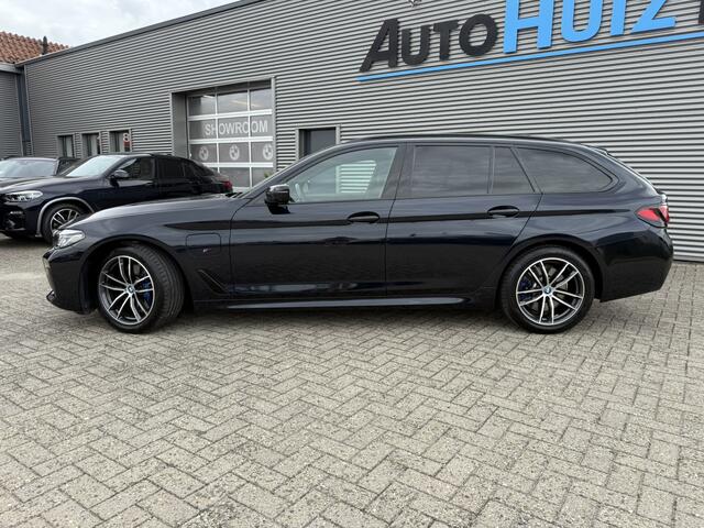 BMW 5-SERIE Touring 530e M Sport Touring Trekhaak Head-Up Display LED ACC Harman-Kardon Lederen interieur Carplay