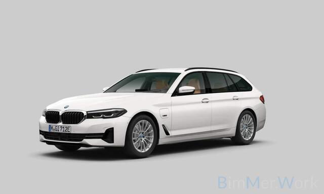 BMW 5-SERIE Touring 530e Executive | Driving Assistant | Head Up | Leder |
