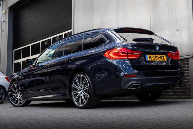 BMW 5-SERIE Touring 530d 266 pk xDrive High Executive M-Sportpakket / BTW-Auto/ Dealer.Ond/ Pano-Dak/ Leder/ Sport-Stoelen/ Head-Up/ Keyless/ 19'' LMV