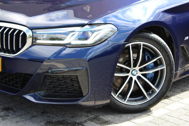 BMW 5-SERIE 530i High Executive M Sport Automaat / Schuif-Kanteldak / Trekhaak / Laserlight / M Sportonderstel / Live Cockpit Professional