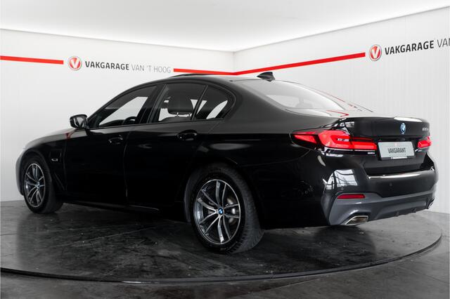 BMW 5-SERIE 530e High Executive M-sport Schuifdak Electrische trekhaak Laserkoplampen