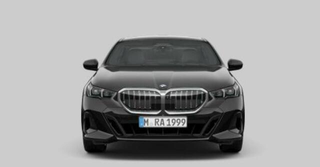 BMW 5-SERIE 520i M Sport - Panoramadak - Stoelverwarming/ventilatie voorstoelen - Head up - Parking/Driving Assistant - Active Guard - Comfort Access - Stuurwielrandverwarming - Comfort Pack -