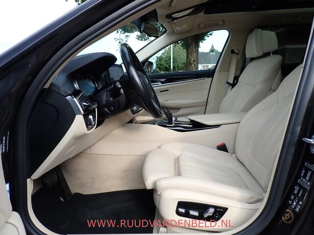 BMW 5-SERIE Touring 530D X-DRIVE PANODAK/ACC/HEADUP/TREKHAAK/COMFORTLEDER