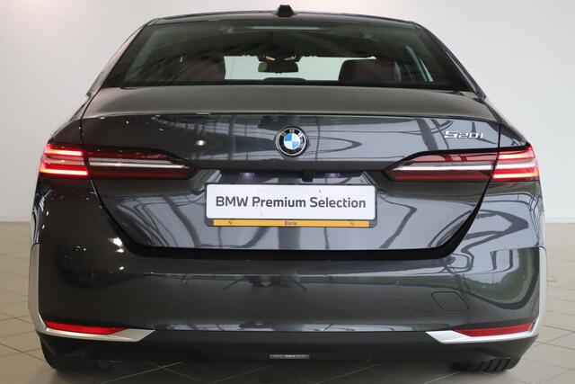 BMW 5-SERIE Sedan 520i Driving Assistant | Achteruitrijcamera