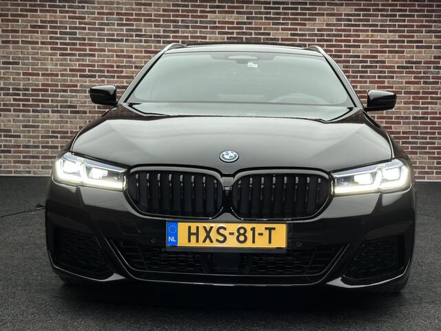 BMW 5-SERIE Touring 520e High Executive M-sport| Dak| Head-up| LaserLight| Garantie tot 7-26|