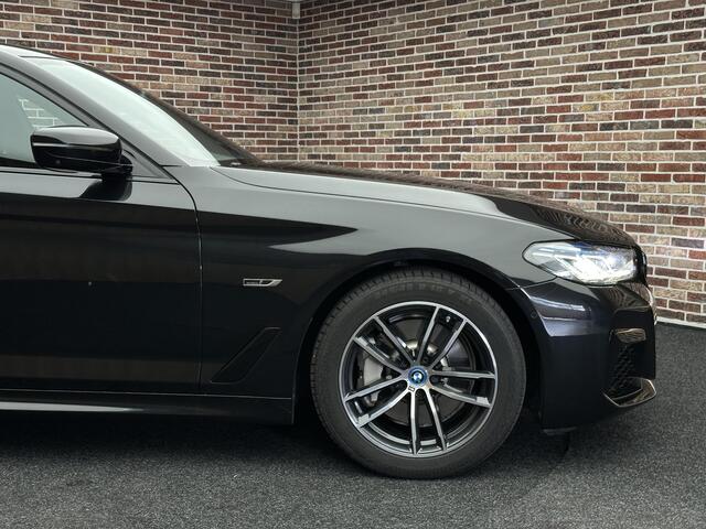 BMW 5-SERIE Touring 520e High Executive M-sport| Dak| Head-up| LaserLight| Garantie tot 7-26|