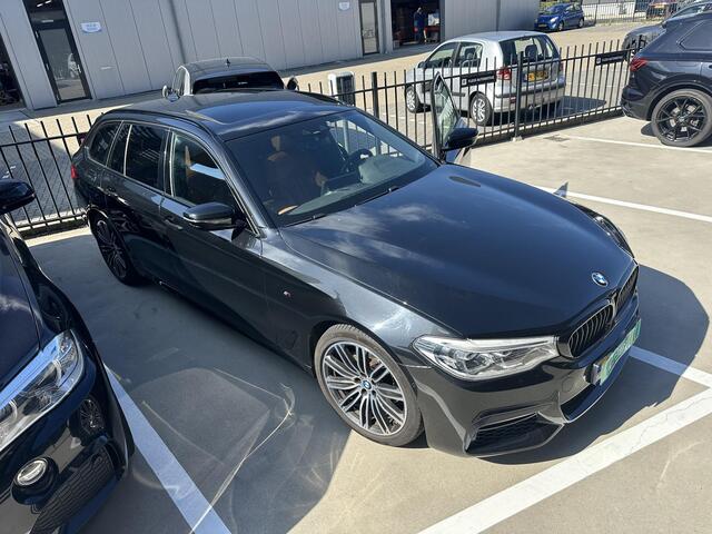 BMW 5-SERIE Touring 520i High Exec M Sport Pano Leder LED