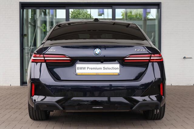 BMW 5-SERIE Sedan 550e xDrive | M Sportpakket | Innovation Pack | Comfort Pack