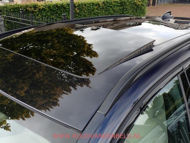 BMW 5-SERIE Touring 520i LCI M-PAKKET SHADOWLINE PANODAK/COMFORTLEER/TREKHAAK