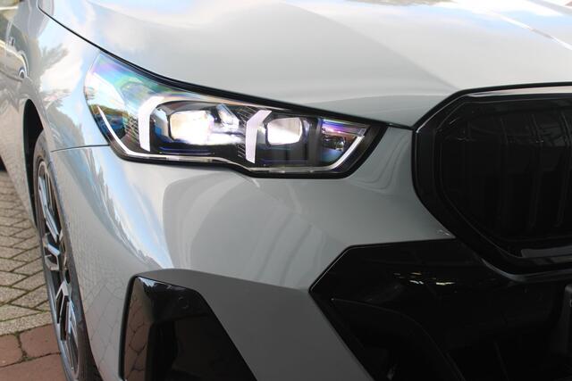 BMW 5-SERIE Touring 520i | M-SPORT INTERIEUR / EXTERIEUR | MULTIFUNCTIONELE SPORTSTOELEN, VOLLEDIG ELEKTRISCH MET GEHEUGEN | VOORSTOELEN VERWARMD / GEVENTILEERD | ACHTERBANK VERWARMD | HALF LEDER / HALF ALCANTARA BEKLEDING | GLAZEN PANORAMA DAK | HARMAN KARDON PREMIU