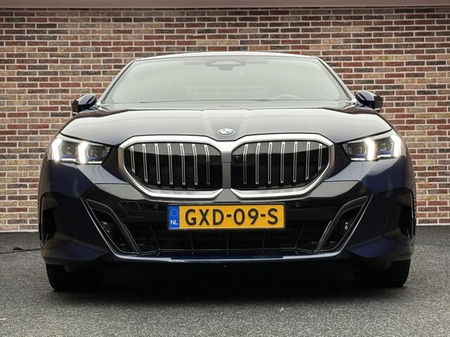 BMW 5-SERIE 520i M Sport Led Camera Harman Kardon BTW Headup