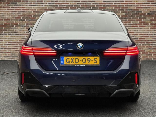 BMW 5-SERIE 520i M Sport Led Camera Harman Kardon BTW Headup