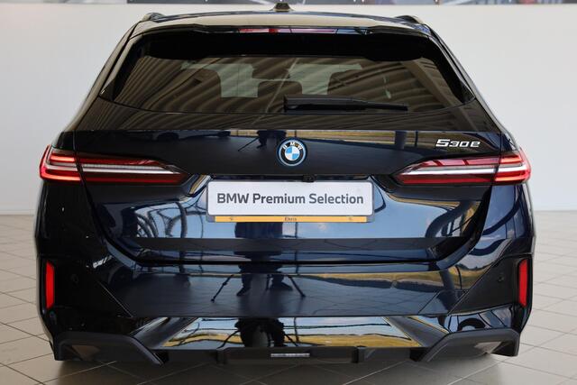 BMW 5-SERIE Touring 530e M Sportpakket | Driving Assistant Plus | Travel Pack | Elektr. Trekhaak