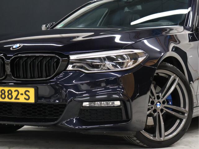 BMW 5-SERIE 520i High Executive [SCHUIFKANTELDAK, MEMORY SEATS, HUD, PDC V+A, CRUISE CONTROL, APPLE CARPLAY, STOELVERWARMING, AUTOMATISCHE AIRCO, NAVIGATIE, NIEUWSTAAT]