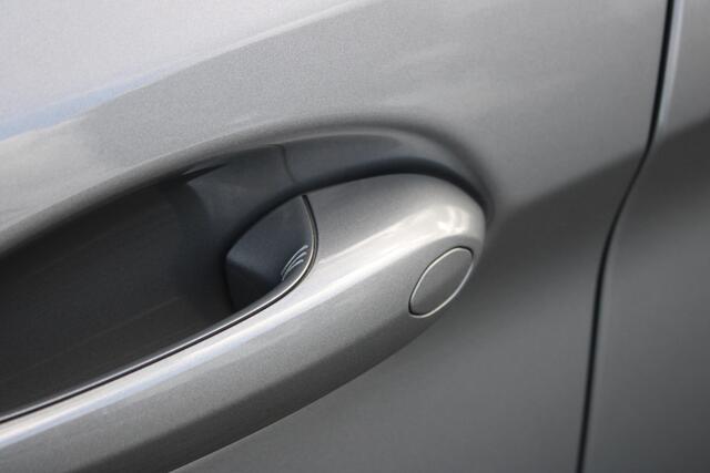 BMW 5-SERIE 530e High Executive M Sport Automaat / Schuif-kanteldak / Trekhaak / Laserlight / Achteruitrijcamera / Stoelventilatie / Head-Up / Active Steering