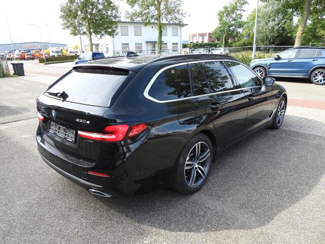 BMW 5-SERIE Touring 530e Luxury Line NAVI/LEER/LASER LED/TREKH./18"LMV!