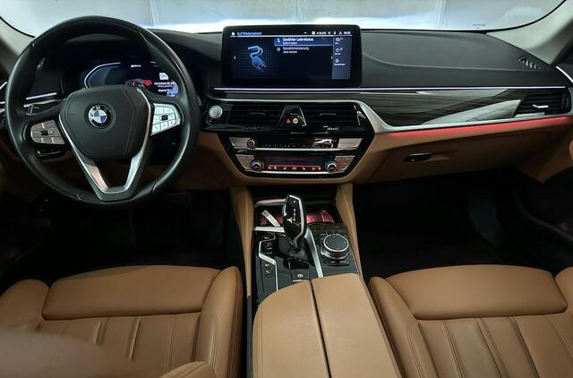 BMW 5-SERIE Touring 530e Luxury Line NAVI/LEER/LASER LED/TREKH./18"LMV!