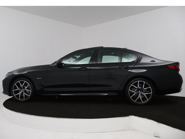 BMW 5-SERIE 530e Business Edition Plus | M Sport | Panoramadak | Camera | Live Cockpit | Nederlandse Auto | NAP |