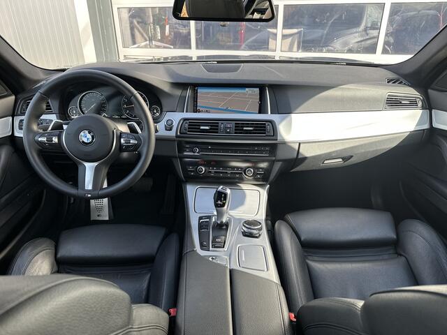 BMW 5-SERIE 520i M Sport Edition High Executive 184pk | Bi-xenon koplampen | Cruise control | Lederen bekleding | Parkeersensor voor en achter | Voorstoelen verwarmd | Prachtig exemplaar!