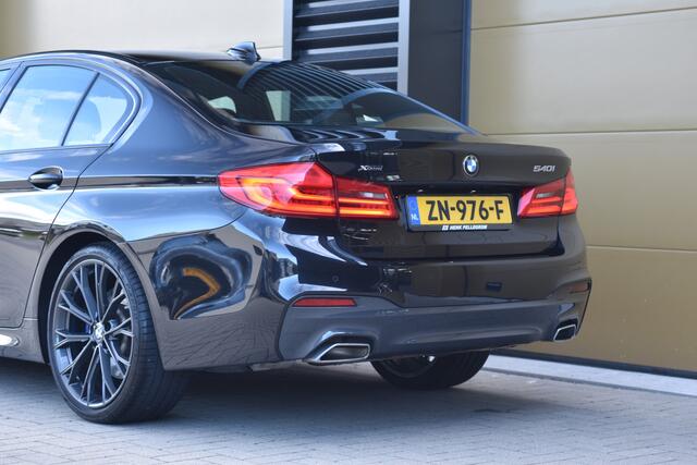BMW 5-SERIE 540i xDrive High Executive * Comfortstoelen * M-Sportpakket * 1e Eigenaar * Dealeronderhouden *