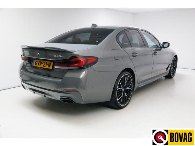 BMW 5-SERIE 545e xDrive M-Sport M-performance parts 394 PK Shadowline, Stoel + Stuurverw. 20" LMV, Ambiance verlichting, Driver assist