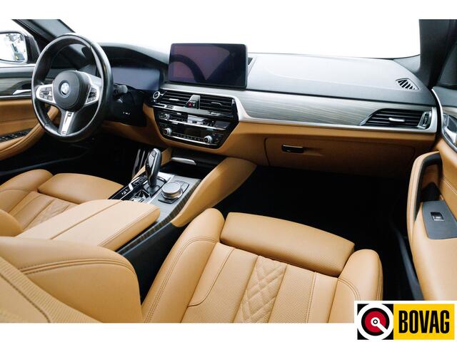 BMW 5-SERIE 545e xDrive M-Sport M-performance parts 394 PK Shadowline, Stoel + Stuurverw. 20" LMV, Ambiance verlichting, Driver assist